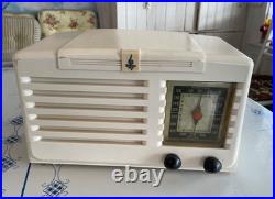 Vintage 941 Emerson Model 344 Radio Vintage 941 Emerson Model 344 Radio