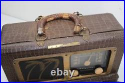 Vintage ADMIRAL Portable Suitcase Vacuum Tube Radio Palm Tree & Beach 6P32
