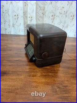 Vintage ART DECO 1938 RCA VICTOR 5Q55 Table Top Bakelite Tube Radio READ