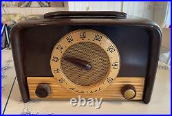 Vintage Admiral 1950 Bakelite Tube Radio 5E22 AN