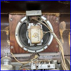 Vintage Air Chief Firestone Tabletop Wooden Radio Needs Repair