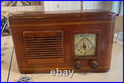 Vintage Antique 1941 FADA model 148 Radio Wood Case Tube