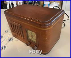 Vintage Antique 1941 FADA model 148 Radio Wood Case Tube