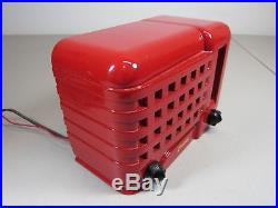 Vintage Antique Red Emerson Mini 540a Table Top Tube Radio Midget Plastic Works