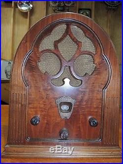 Vintage Antique Silverton Cathedral tombstone wood tube radio the1930's tube