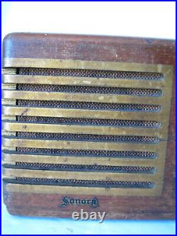Vintage Art Deco 1940's Sonora RMA 126 Wooden Tabletop AM Tube Radio Kilocylce