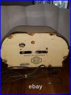 Vintage Art Deco Belmont Bakelite Am Rabbit Tube Radio Model 6-d111 (1946)