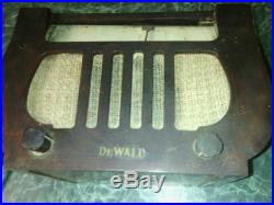 Vintage Art Deco DeWald Model A501 Catalin tube radio harp lyre
