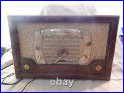 Vintage Arvin 551-T Tube Radio Wood Cabinet