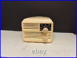 Vintage Arvin model 444 radio