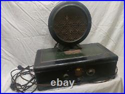 Vintage Atwater Kent Model 55 Receiving Radio with type F4 Speaker. Complete