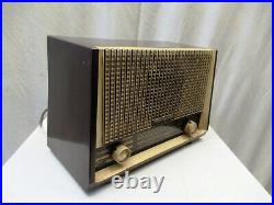 Vintage Bakelite Cased Phillips Radio Decorative Antique Art Deco Collectibles