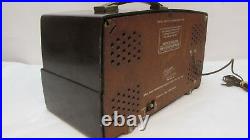 Vintage Bakelite Zenith AM/FM Tube Radio Model T825 black for restoration