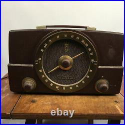 Vintage Bakelite Zenith Tube Radio Mid Century Atomic Retro 1940's WWII WW2