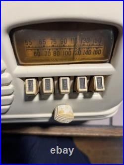Vintage Belmont Bakelite 5D128 AM Tube Radio Antique Vintage Belmont Bakelite 5D128 AM Tube Radio Antique