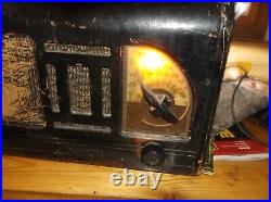 Vintage CLINTON RADIO POWERS UP. MODEL. 52