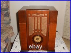 Vintage Coronado Tombstone Tube Radio Nice Original Finish! Works! Sold As Is