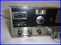 Vintage Courier 23 CB Base Station Tube Radio early 60s Powers On with JM+3 Mic