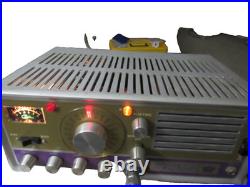 Vintage Courier Royale CB Radio Tube Radio withMicrophone Clean READ DESCRIPTION
