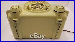 Vintage Crosley 11-105U Light Yellow Green Bullseye Tube Radio