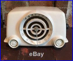 Vintage Crosley Bullseye Bakelite Radio 11-100U Bulls Eye Tube