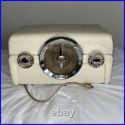 Vintage Crosley Model 10-135 Table Top Tube Radio NICE Condition Works See Vid