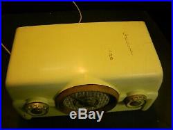 Vintage Crosley Model 10-137 Bakelite Table Tube Radio Fair Good Condition