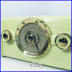 Vintage Crosley Model 10-137 Bakelite Table Tube Radio Good condition turns on
