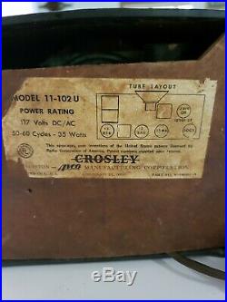 Vintage Crosley Model 11-102U green table top tube radio 1951