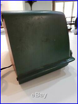Vintage Crosley Model 11-102U green table top tube radio 1951