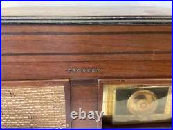 Vintage Crosley Model 56TP-L Wood Cabinet Table Model Tube Radio C. 1946 Vintage Crosley Model 56TP-L Wood Cabinet Table Model Tube Radio C. 1946