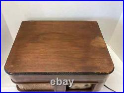 Vintage Crosley Model 56TP-L Wood Cabinet Table Model Tube Radio C. 1946 Vintage Crosley Model 56TP-L Wood Cabinet Table Model Tube Radio C. 1946