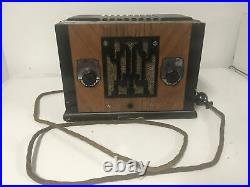 Vintage Crosley Travo De LUXE tube radio (Model 166)