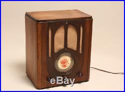 Vintage Crosley Tube Radio Beautiful Wood