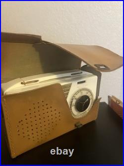 Vintage Crown PR-535C Tube radio With Case