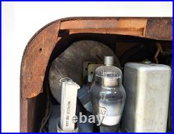 Vintage DETROLA Wood Tube Radio, Table Top, Art Deco, Powers On