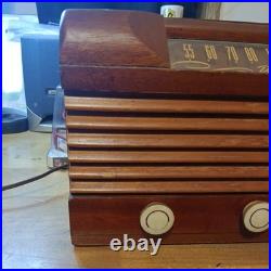 Vintage Delco Tube Radio Model R-1229 Wood Cabinet Tested Working SEEDESCRIPTION
