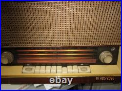 Vintage Delmonico AM/FM/SW Tube Radio Model PB-742 in Beautiful Wooden Case