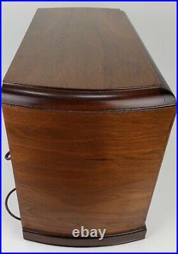 Vintage Detrola Model 146 Table Top Tube Radio With Walnut Cabinet