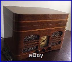 Vintage Detrola Record Player/AM Radio/Phonograph Model 208AP Walnut Working