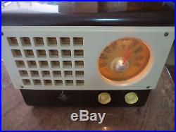 Vintage EMERSON 520 Marbled Catalin Tube Radio 1945
