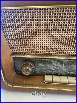 Vintage EMUD Rekord Junior 196 German AM/FM Wooden TableTop Tube Radio