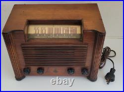 Vintage Emerson 7BW-179-2 Wood Tube Table Radio
