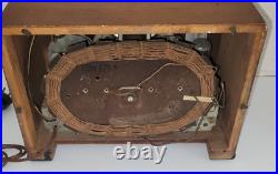 Vintage Emerson 7BW-179-2 Wood Tube Table Radio
