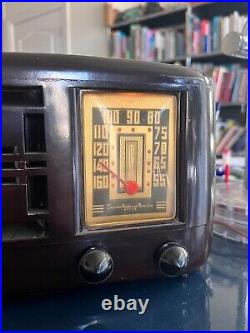 Vintage Emerson Bakelite Tube Radio Model 336 tested, works well