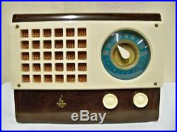 Vintage Emerson Catalin Radio Model 520