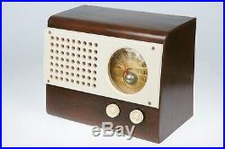 Vintage Emerson Model 510 Bakelite Wood 1946 MID CENTURY Working 5 Tube Radio
