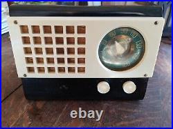 Vintage Emerson Model 520 Catalin Radio Great Looking Working
