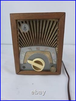 Vintage Emerson Model 713 B Tube Radio Sunburst Pattern MCM TURNS ON