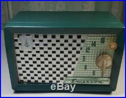 Vintage Emerson Model 729 Series B Tube Radio